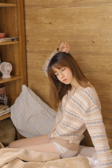 美女黑色真丝图