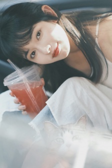 白莲花度假村第一季